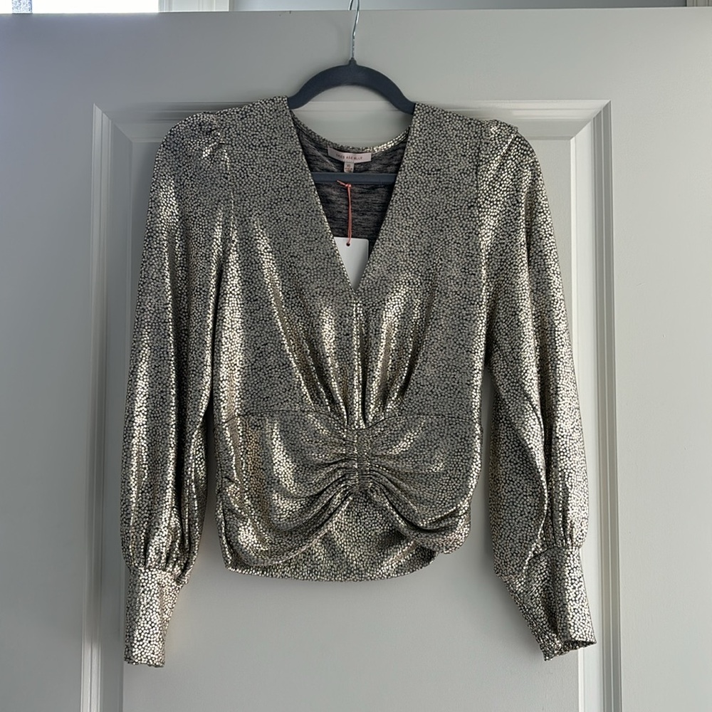 Gold metallic Skies are Blue top.  XS - Picture 4 of 5
